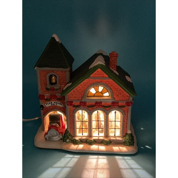 Burberry Christmas Village Fire House No. 7 - Picture 2 of 13